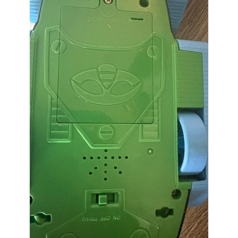 PJ Masks Gekko-Mobile Vehicle Toy needs batteries Green Roll Car Disney Junior